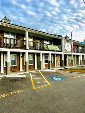 Raytown apartment for rent - a front view of the main building