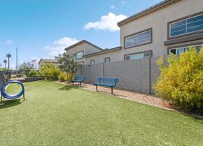 Phoenix apartment for rent - a yard with a playground and benches in front of a building at Baseline on 16, Phoenix