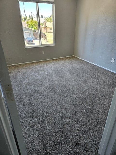 Floor plan for 4 beds, 2.5 baths, 2050 sqft