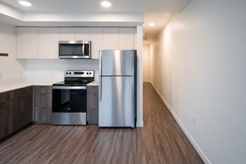 Full kitchen
