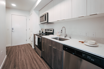 Full kitchen