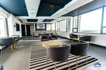Top floor lounge