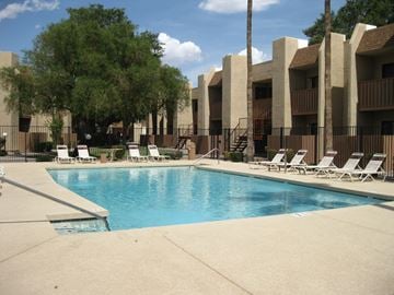 Phoenix apartment for rent - the swimming pool at our apartments in tempe