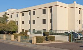 Glendale apartment for rent - Tanner Terrace Apartments, Glendale, AZ