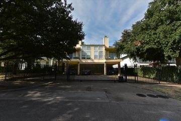 Dallas condo for rent - Rawlins Square Condominiums