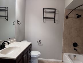 Garland apartment for rent - bathroom