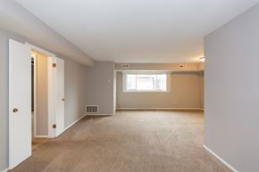 Shaker Heights apartment for rent - Almar Arms Living Room