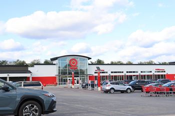 Walking distance to eton collection, retail and fine restaurants