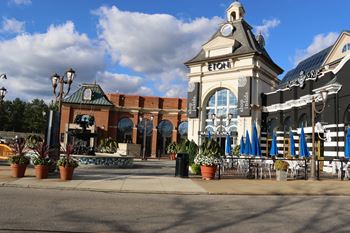Walking distance to eton collection, retail and fine restaurants