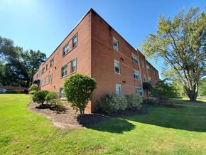 Cleveland Heights apartment for rent - The Mornington Apartments