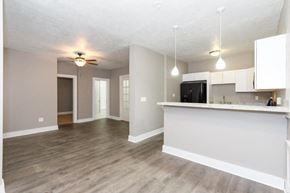 Lakewood apartment for rent - West Shore Manor Living Room