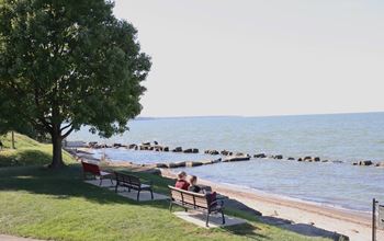 Walk to downtown rocky river, rocky river beach and restaurants