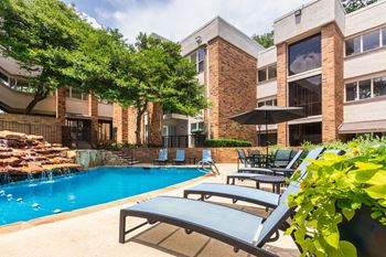 Two-sparkling pools with grilling stations (gas)