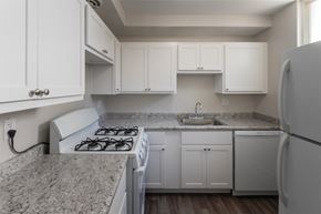 Cincinnati apartment for rent - This is a photo of the kitchen in the 631 square foot, 1 bedroom/1 bath Montgomery floor plan at Colonial Ridge Apartments in the Pleasant Ridge neighborhood of Cincinnati, OH.