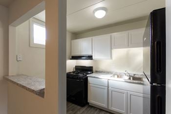 Kitchen with breakfast bar