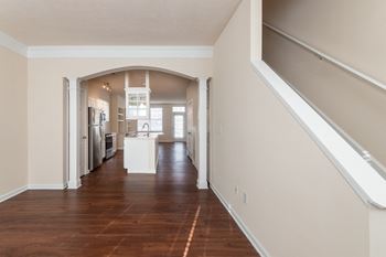 9 Foot ceilings with elegant crown molding