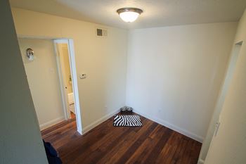 Hardwoodlike flooring*
