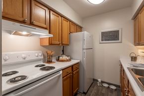 Franklin apartment for rent - Large Kitchen at Village East, Franklin, OH
