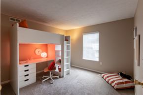 Centerville apartment for rent - This is a photo of the second bedroom of the 890 square foot 2 bedroom, 2 bath Liberty at Washington Place Apartments in in Miamisburg, Ohio in Washington Township.