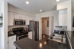 Centerville apartment for rent - This is a photo of the kitchen of the 1100 square foot 2 bedroom Kettering floor plan at Washington Park Apartments in Centerville, OH.