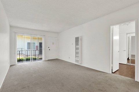 Floor plan for 1 bed, 1 bath, 560 sqft