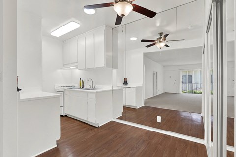 Floor plan for 2 beds, 2 baths, 855 sqft