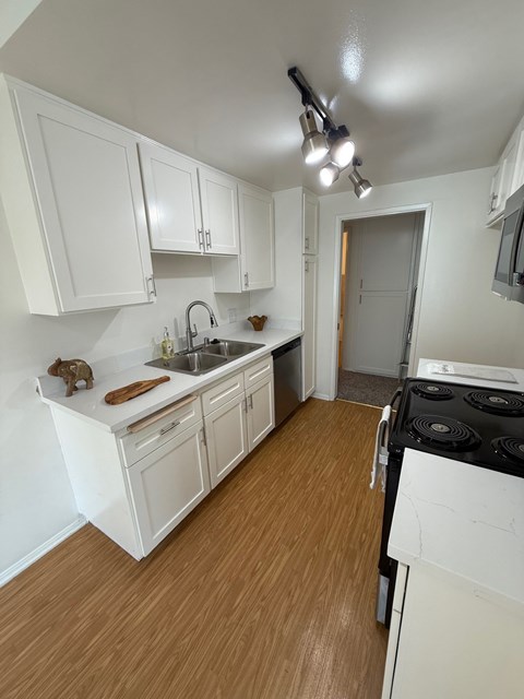 Floor plan for 2 beds, 2 baths, 1011 sqft