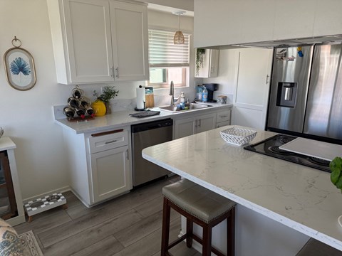 Floor plan for 2 beds, 2 baths, 870 sqft