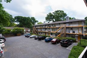 Atlanta apartment for rent - Myrtle Street Parking