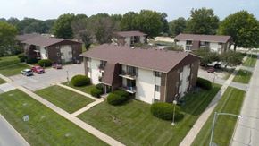 Indianola apartment for rent - an aerial view of several houses in a neighborhood