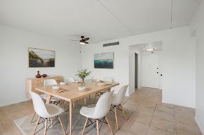 Merritt Island apartment for rent - A dining room with a table and chairs.