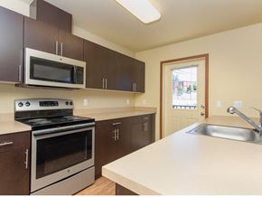 Federal Way apartment for rent - Fully Equipped Kitchen with Refrigerator, Microwave, Dishwasher