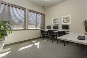 Everett apartment for rent - Business Center with Computer Stations