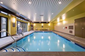 Everett apartment for rent - A large indoor swimming pool at Four Corners Apartments, Everett Washington