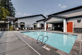 Everett apartment for rent - Outdoor Pool at Manor Way, Everett