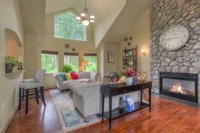 Everett apartment for rent - Mill Pointe Resident Lounge