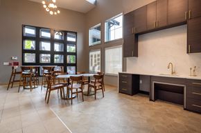 Lynnwood apartment for rent - Office Entrance with tables and chairs