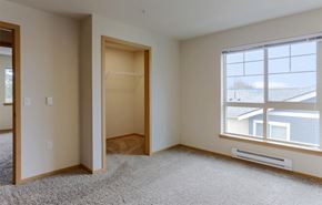 Federal Way apartment for rent - Master Bedroom with Closet
