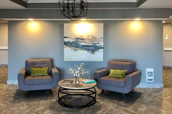 Modern & bright entrance