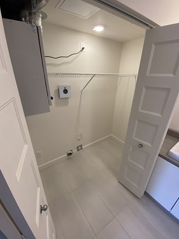 Washer & dryer hookup