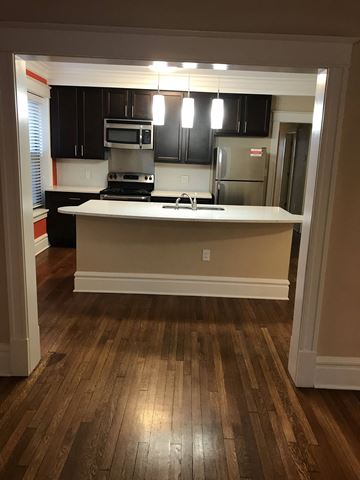 Saint Louis apartment for rent - a view of a kitchen from the living room