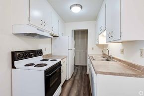 St. Anthony apartment for rent - Apache Manor Apartments, Minneapolis, MN