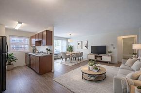 Maplewood apartment for rent - Gateway Trail Apartments, Maplewood, MN