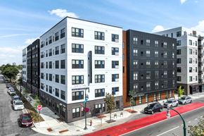 Minneapolis apartment for rent - Lakefield Apartments, Uptown, Lynlake, Minneapolis, MN
