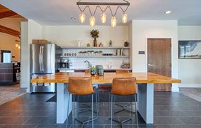 Hailey apartment for rent - Balmoral_Community Kitchen