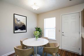 Murfreesboro apartment for rent - Dining Room at Chariot Pointe Apartments, Tennessee, 37130