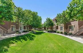 Tolleson apartment for rent - Dominium-Copper Cove-Courtyard