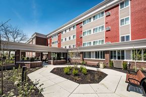 Cincinnati apartment for rent - Courtyard_Apartment Exterior