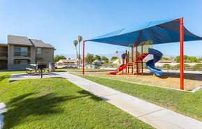 Coachella apartment for rent - Dominium-Desert Palms-Playground