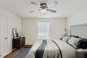 Houston apartment for rent - Large Bedroom at Lakecrest Village, Houston Texas